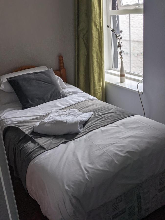 Crown Hotel Langholm Room photo